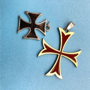 Knight's Templar Red Cross Pewter & Black Silver Cross Pendants